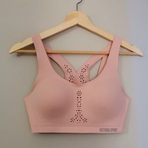 Victoria’s Secret Angel Max Sports Bra